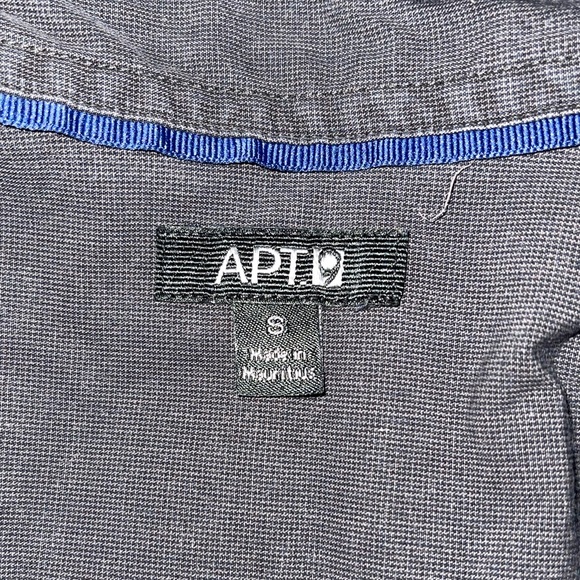 A small button down gray shirt - Picture 3 of 7